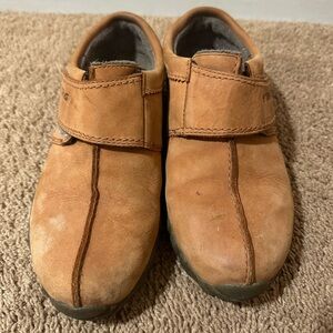 Teva Women’s Size 7 Slip On Light brown Tan Shoes 6893 Outdoor Hike